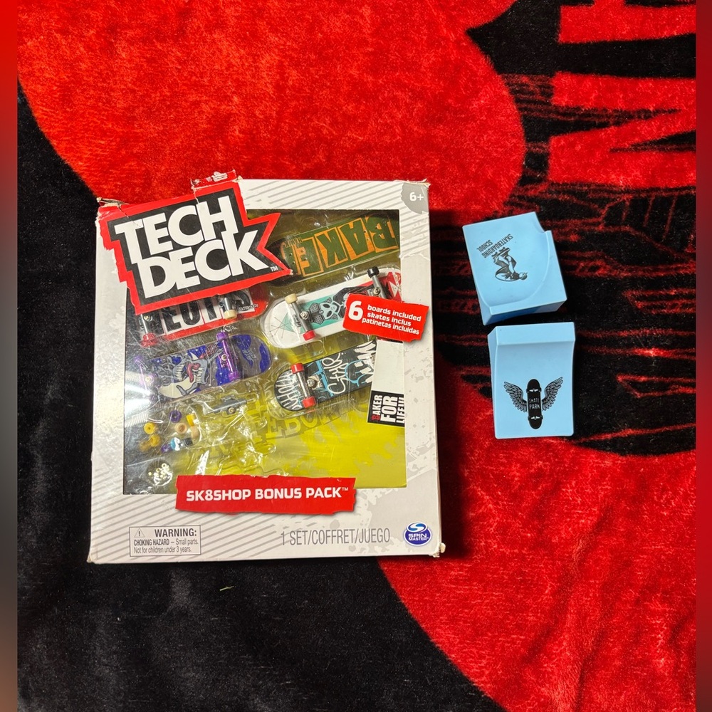 TECH DECK JUMP N GRIND X-Connect Park Ramp Set & ENJOI FINGER SKATEBOARD Ne